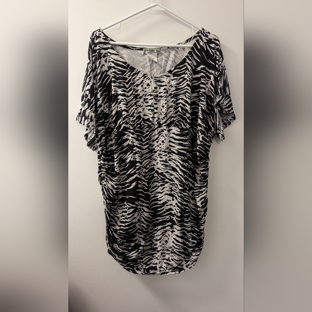 Top shirt Zebra size 2X 44 inches bust
